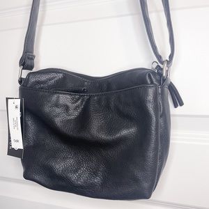 NWT Bueno Collection Black Crossbody Zipper Bag